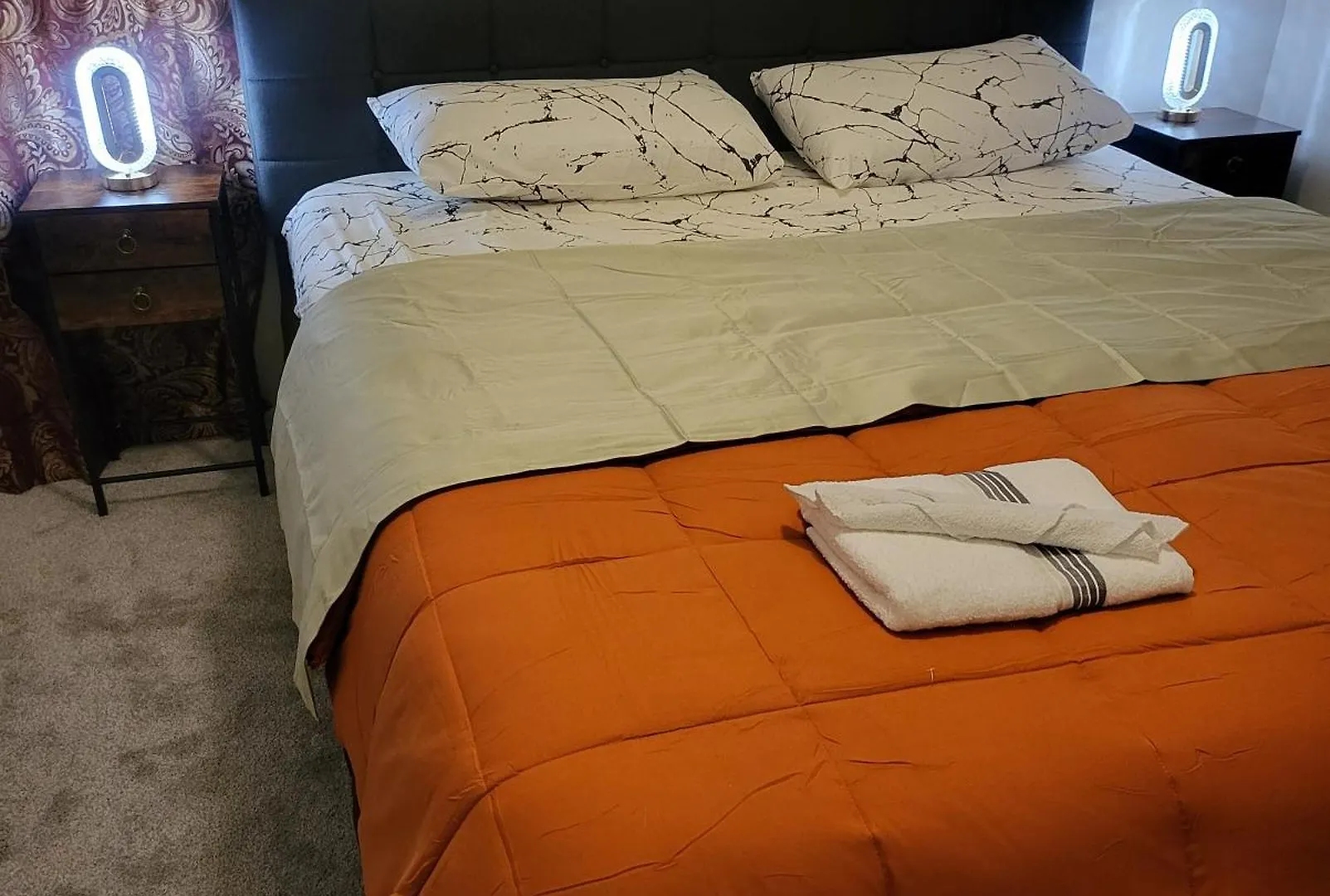 Apartment 3 Bedrooms 2 Bathrooms, Free Driveway Parking, 2 Min To Ohio State Univrrsity, Ac, Free Wi-Fi, Washer And Dryer, Expocenter, Bus Stop, University Shuttle, Riverside Methodist Hospital Columbus