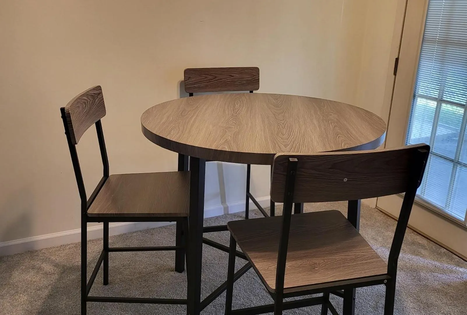3 Bedrooms 2 Bathrooms, Free Driveway Parking, 2 Min To Ohio State Univrrsity, Ac, Free Wi-Fi, Washer And Dryer, Expocenter, Bus Stop, University Shuttle, Riverside Methodist Hospital Columbus 0*,  United States