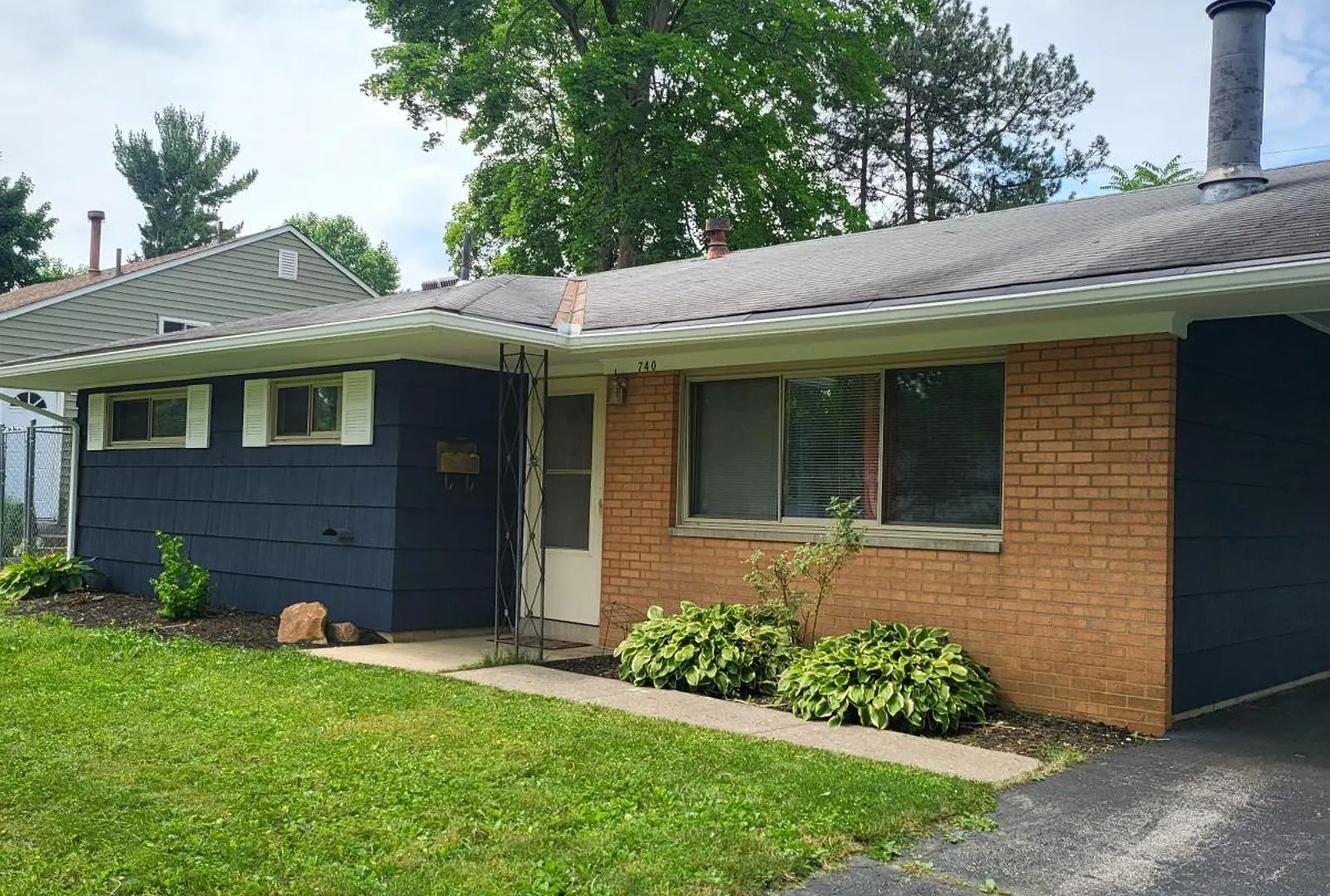3 Bedrooms 2 Bathrooms, Free Driveway Parking, 2 Min To Ohio State Univrrsity, Ac, Free Wi-Fi, Washer And Dryer, Expocenter, Bus Stop, University Shuttle, Riverside Methodist Hospital Columbus Apartment