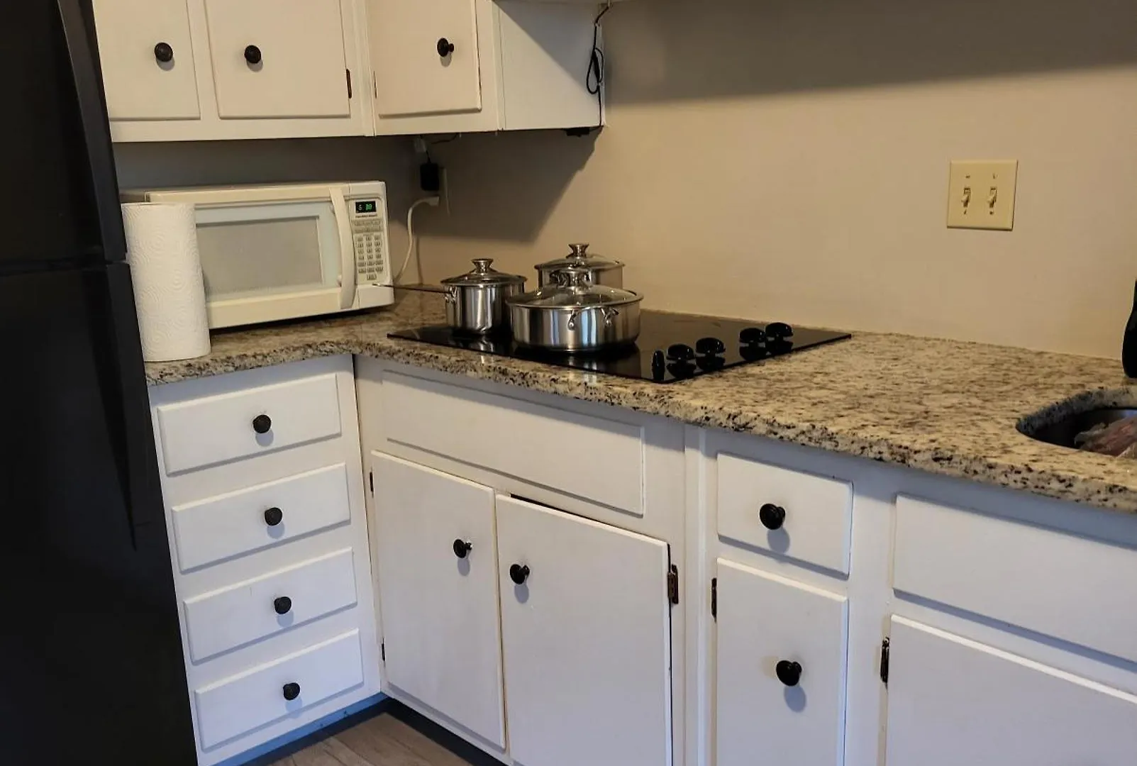 Apartment 3 Bedrooms 2 Bathrooms, Free Driveway Parking, 2 Min To Ohio State Univrrsity, Ac, Free Wi-Fi, Washer And Dryer, Expocenter, Bus Stop, University Shuttle, Riverside Methodist Hospital Columbus