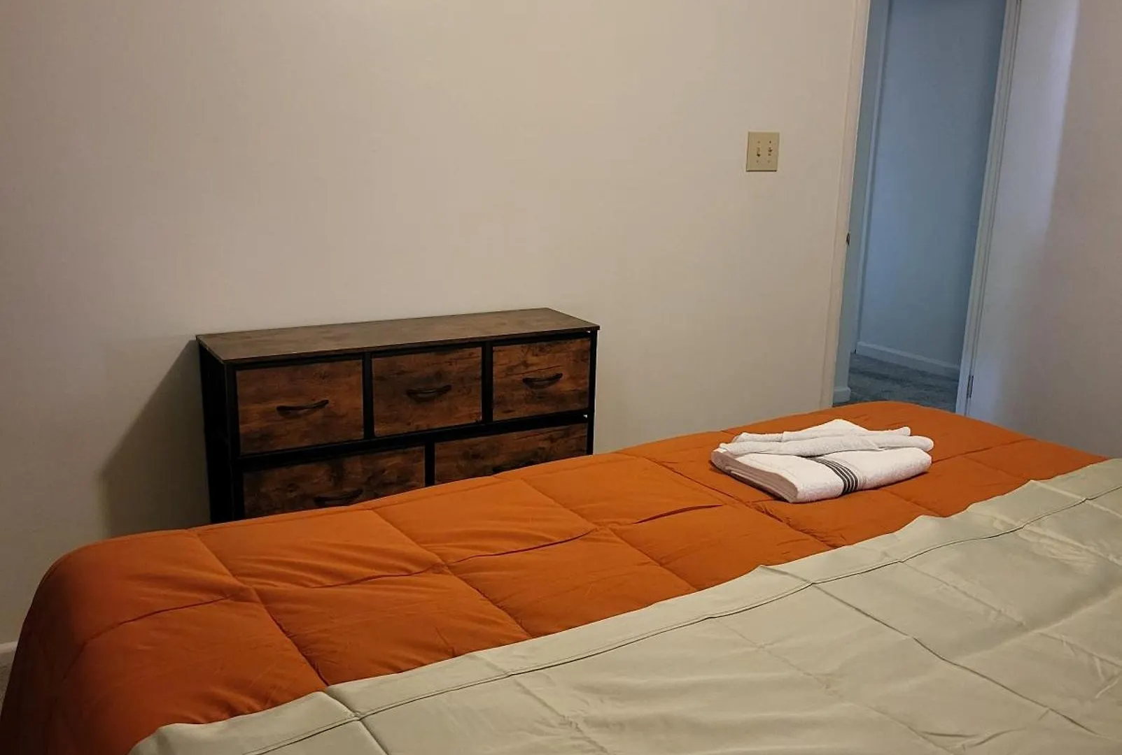 Apartment 3 Bedrooms 2 Bathrooms, Free Driveway Parking, 2 Min To Ohio State Univrrsity, Ac, Free Wi-Fi, Washer And Dryer, Expocenter, Bus Stop, University Shuttle, Riverside Methodist Hospital Columbus United States
